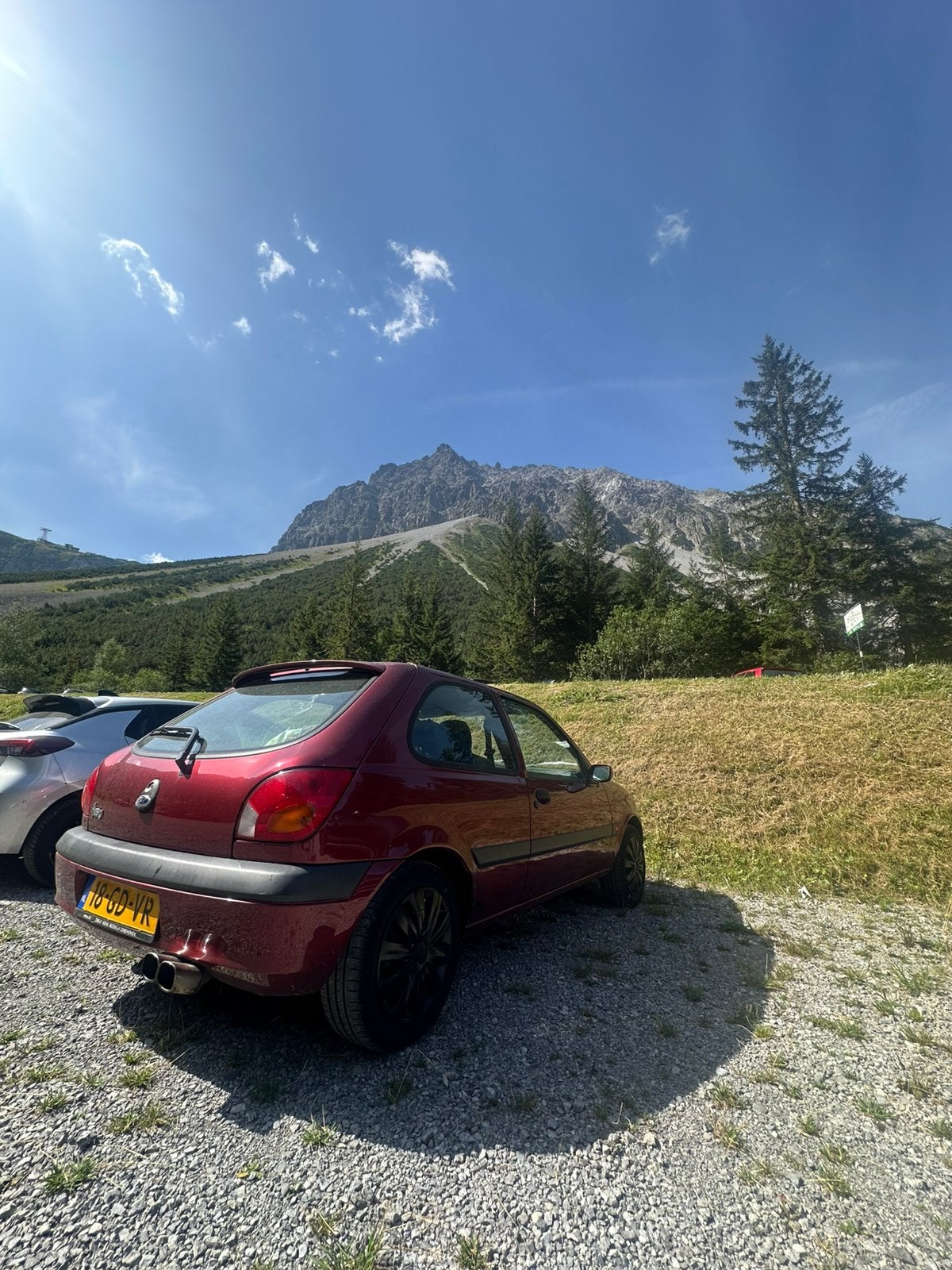 Ford Fiësta 1.25 I 3DR 2000 Rood