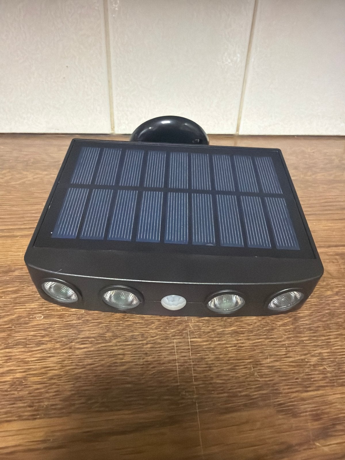 Solar schijnwerper met bewegingssensor en accu, Ophalen of Verzenden, Nieuw, Overige typen