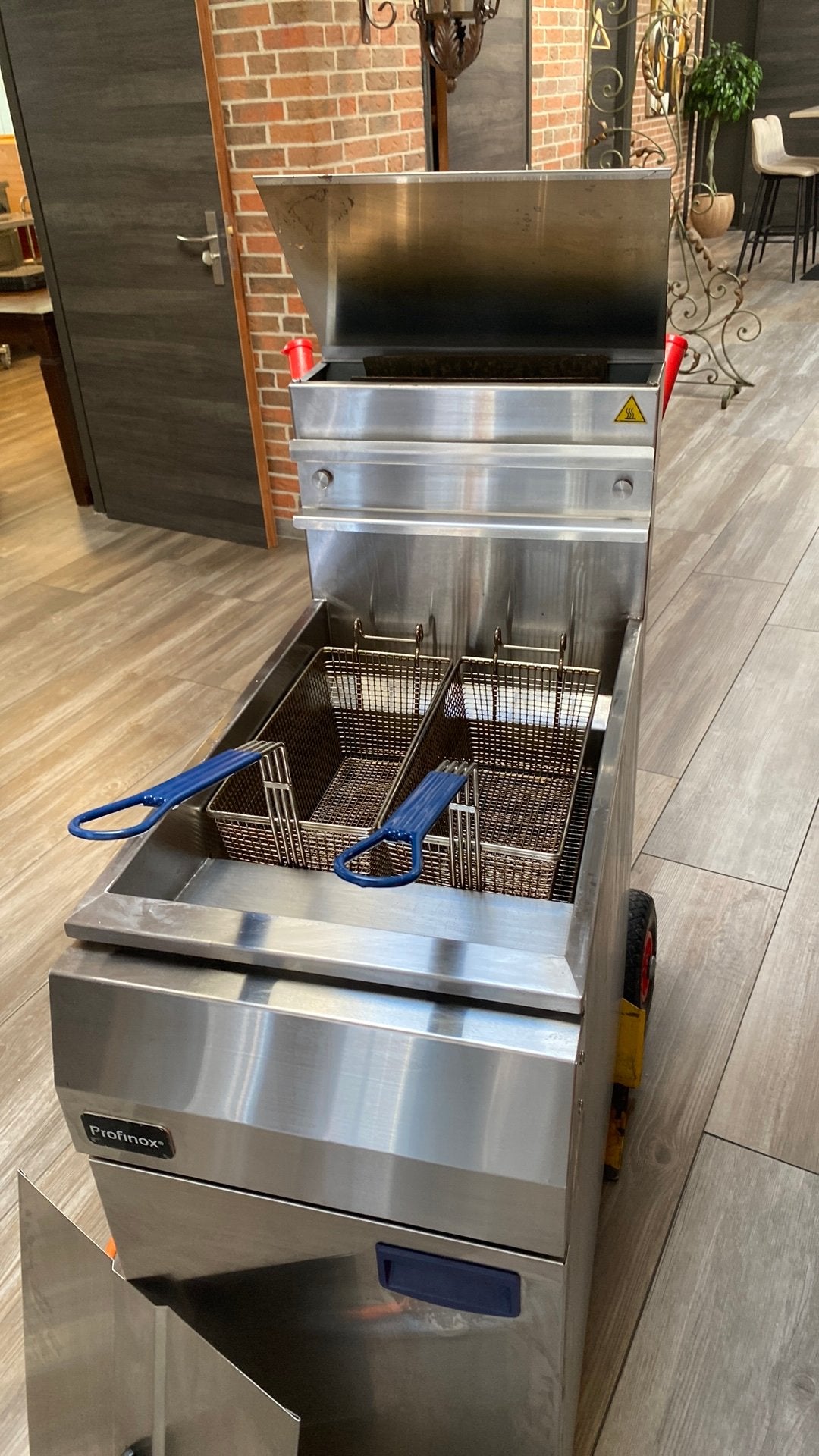 Frituur op propaan of butaan gas catering, Ophalen, Zo goed als nieuw