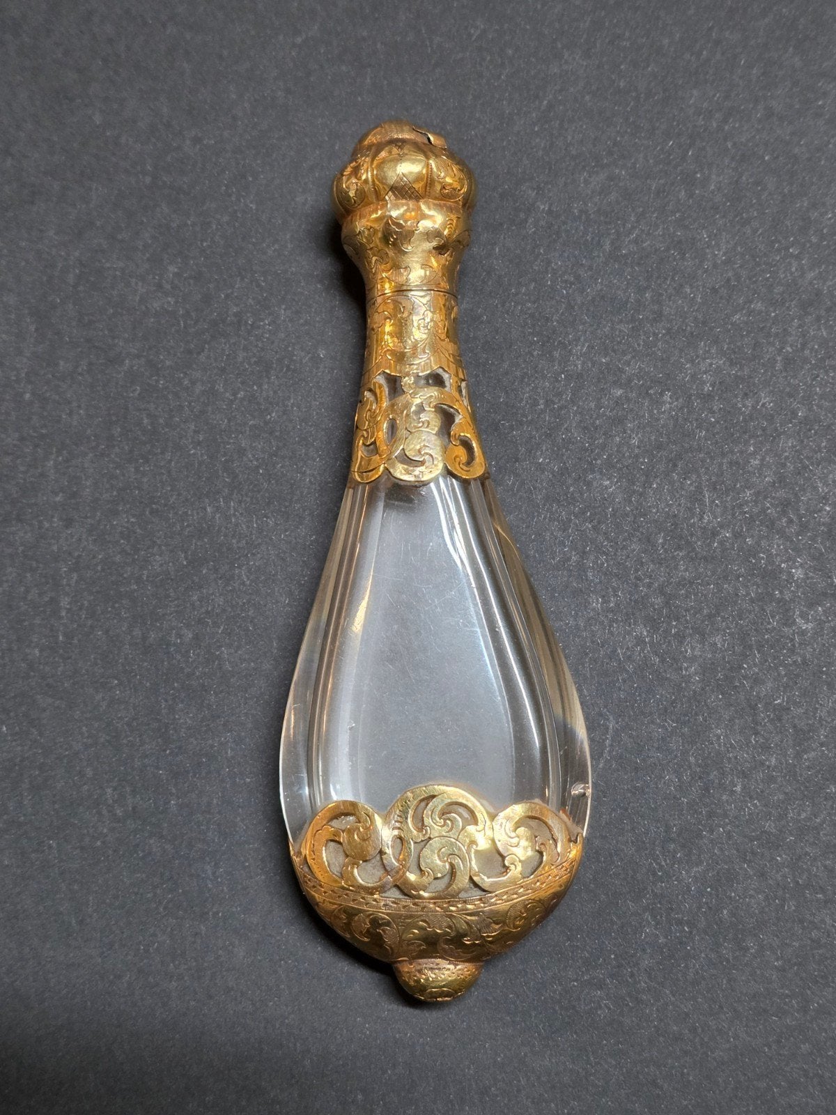 Antiek gouden parfumflesje met sierlijke decoratie, Ophalen of Verzenden