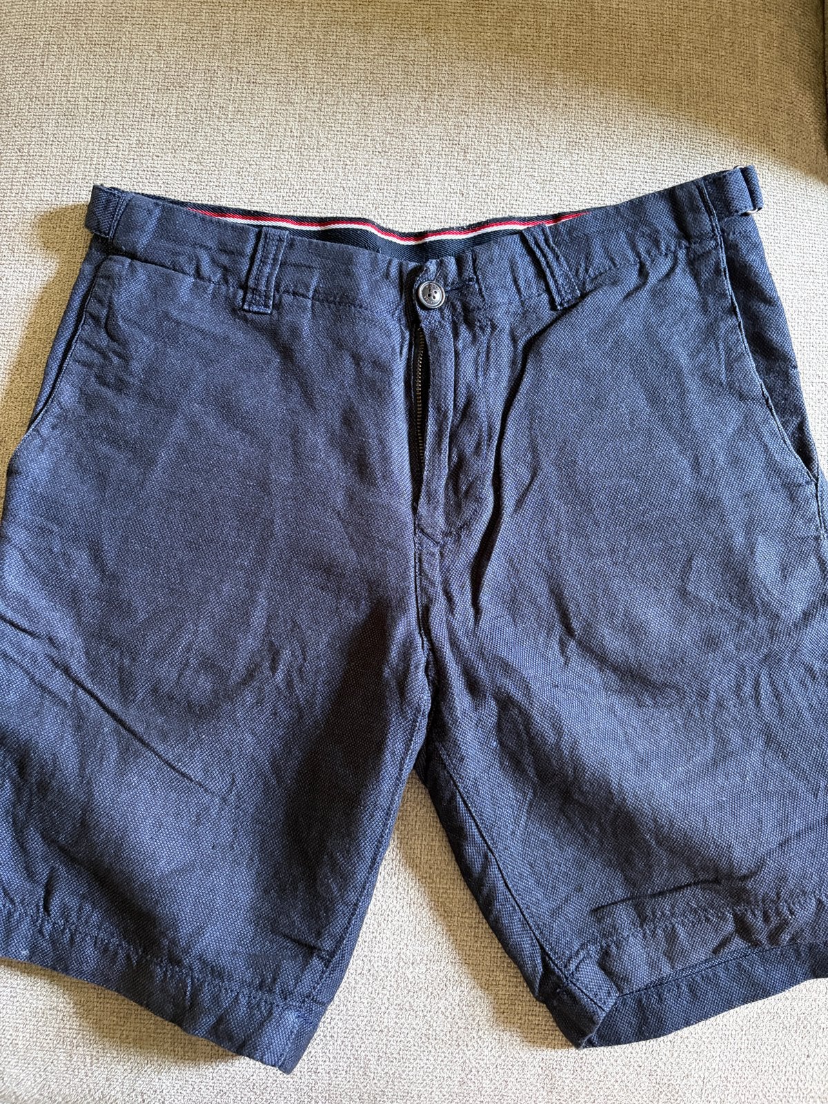 Tommy hilfiger korte broek heren. Donkerblauw. Maat M, Verzenden, Zo goed als nieuw, Maat 48/50 (M), Blauw