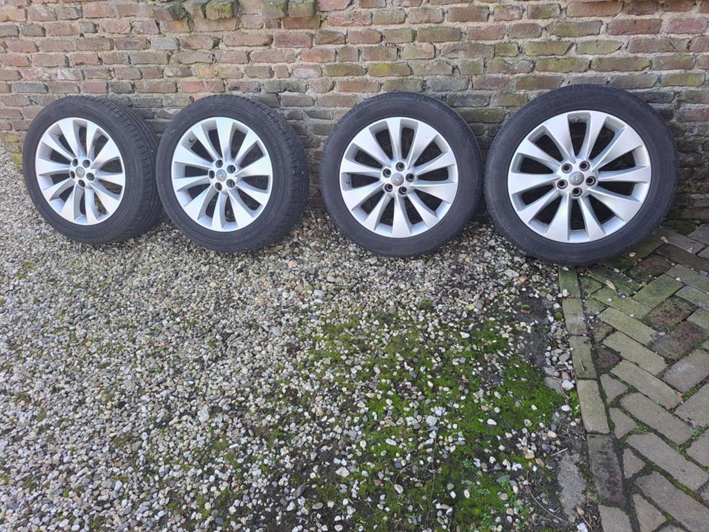 Velgen met zomerbanden Opel Mokka, Auto-onderdelen, Banden en Velgen, Ophalen, 18 inch, Banden en Velgen, Personenwagen