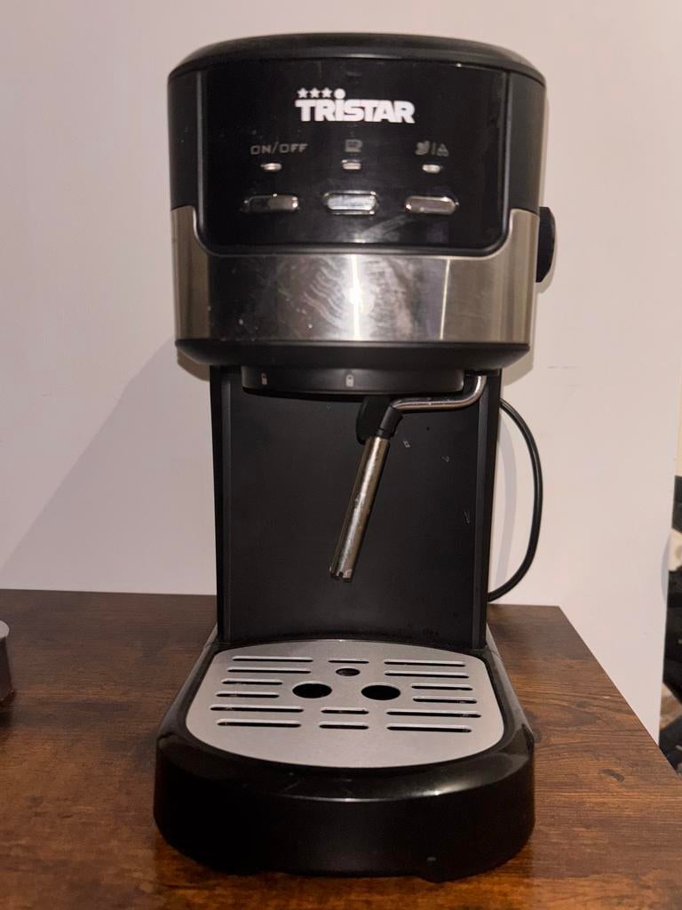 Tristar Espressomachine met Melkstomer - Zo goed als nieuw, Witgoed en Apparatuur, Koffiezetapparaten, Zo goed als nieuw, Gemalen koffie