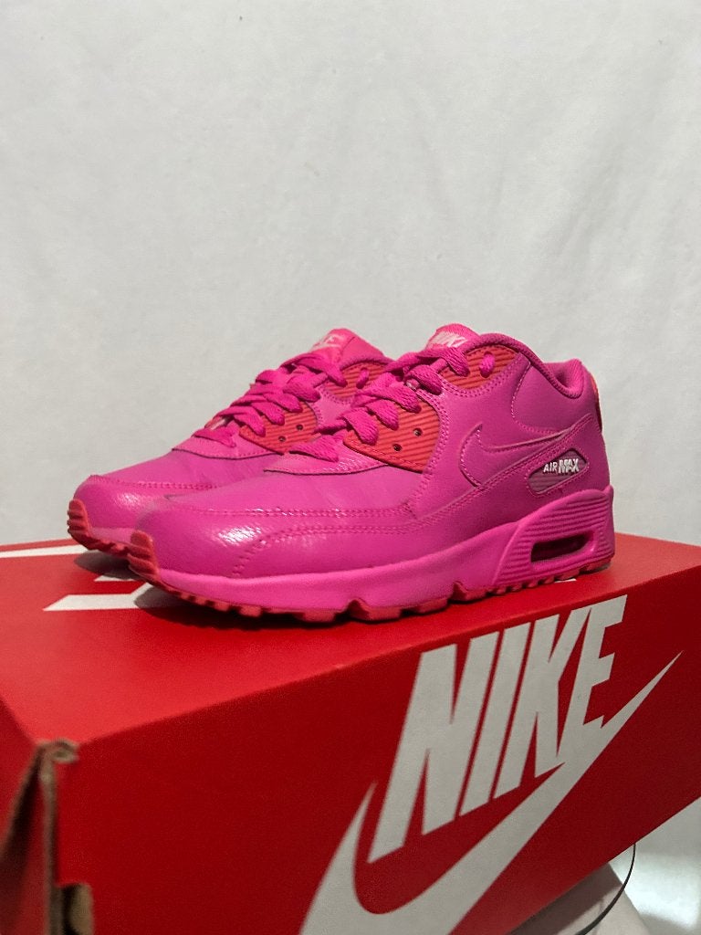 ALS NIEUW! Maat 37,5 - Nike Air Max 90 Leather Laser Fuchsia, Kleding | Dames, Overige kleuren, Verzenden, Nike, Nike