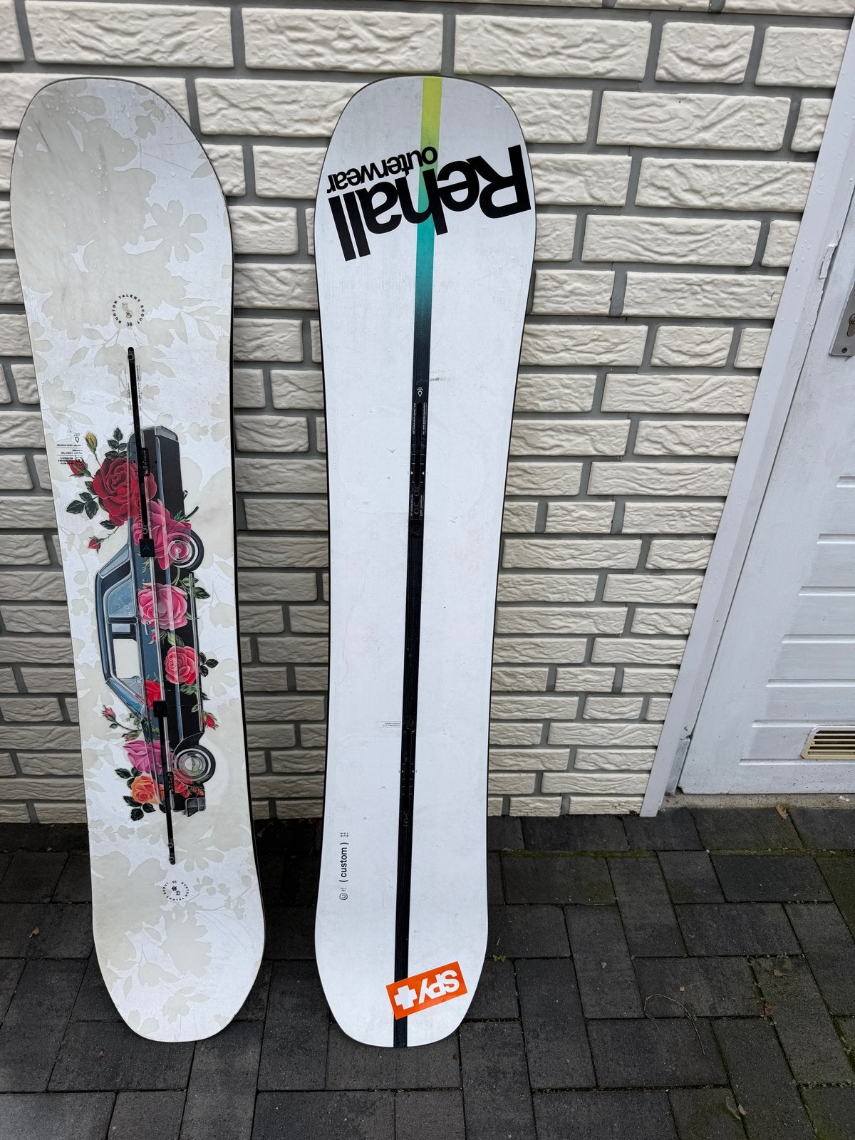 Burton Custom Snowboard 140 cm costum, Sport en Fitness, Ophalen of Verzenden, Gebruikt, Board