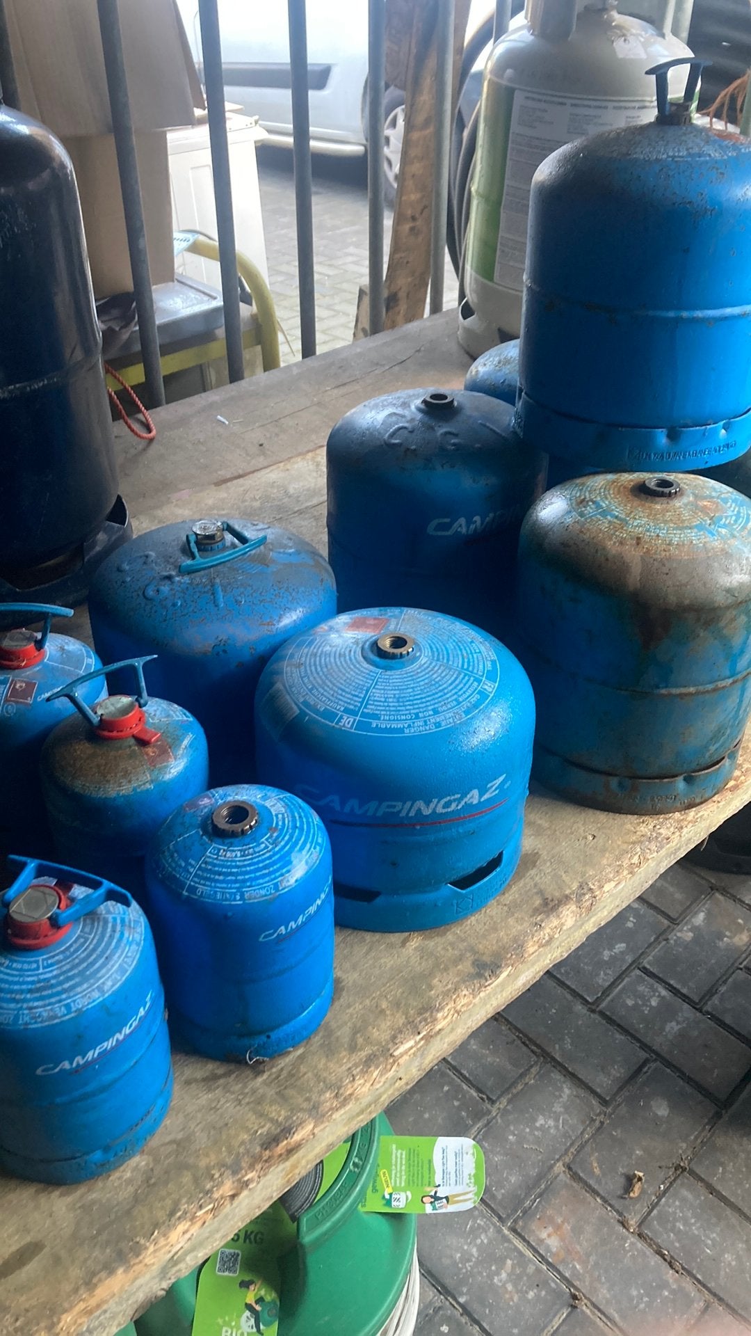 Campinggas leeg, Minder dan 75 liter, Ophalen, Zo goed als nieuw