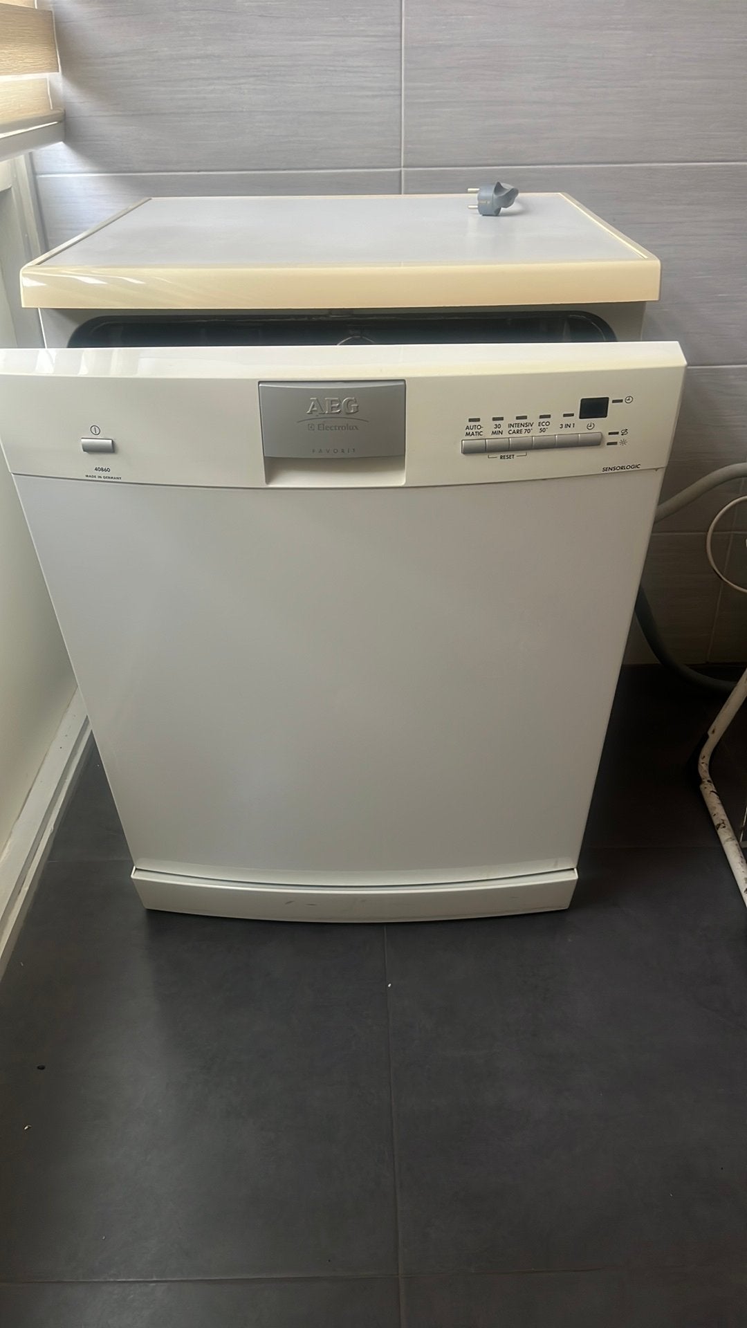 AEG ELECTROLUX VAATWASSER TYPE 40860, Ophalen, Zo goed als nieuw, Inbouw, 85 tot 90 cm