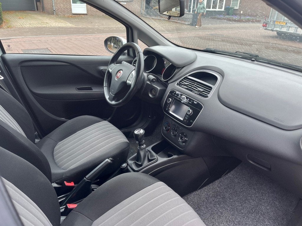 Fiat PUNTO EVO 0.9 TWINAIR POPSTAR / NAVI / AIRCO / TREKHAAK, Voorwielaandrijving, 101 pk, Gebruikt, Euro 6