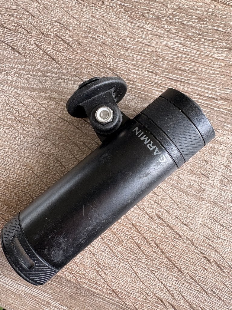 Garmin Varia UT800 slimme koplamp, Fietsen en Brommers, Gebruikt, Voorlicht, Ophalen of Verzenden, Oplaadbaar