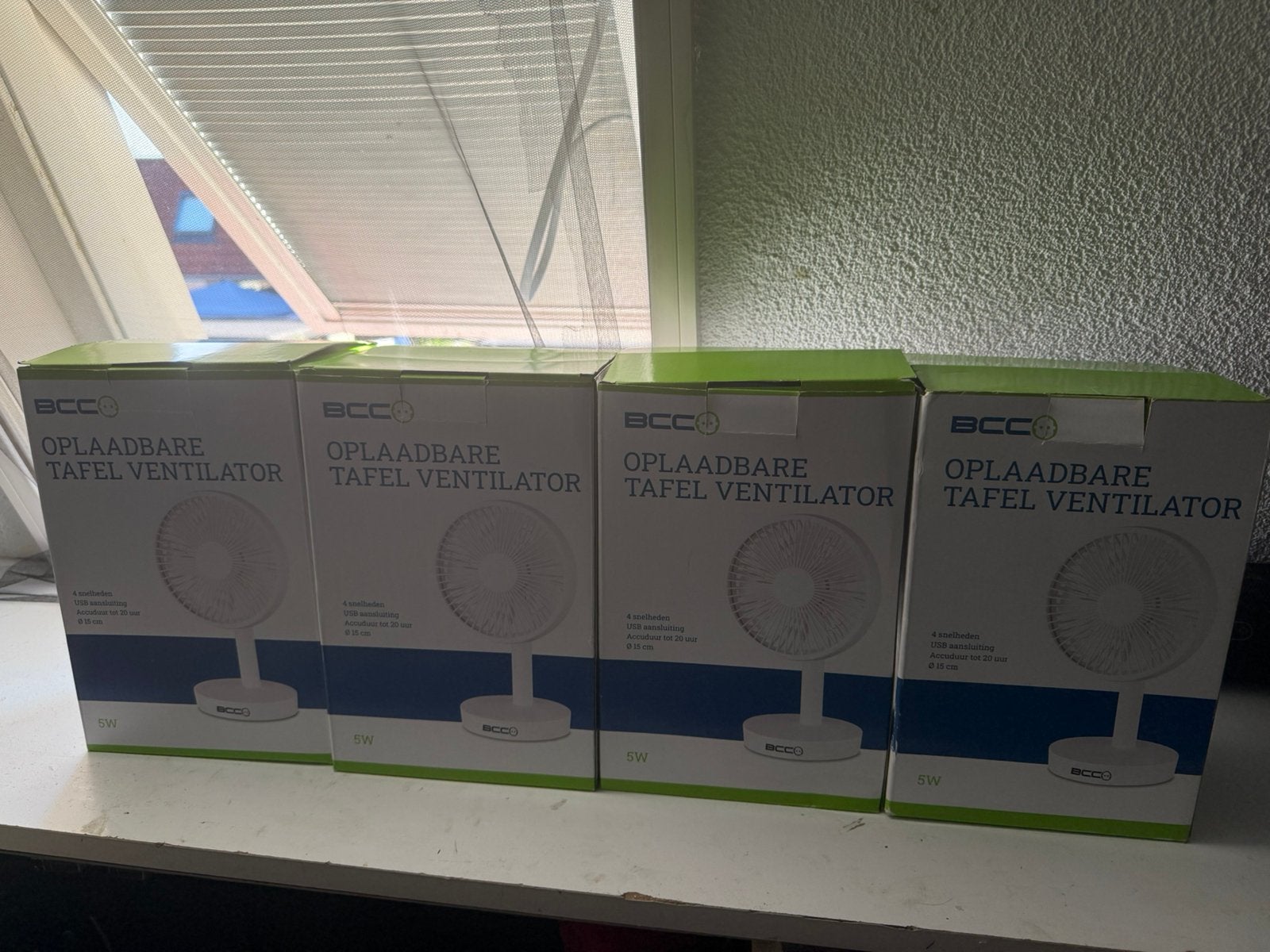 Oplaadbare ventilatoren 4 stuks totaal, Ophalen of Verzenden, Nieuw, Tafelventilator