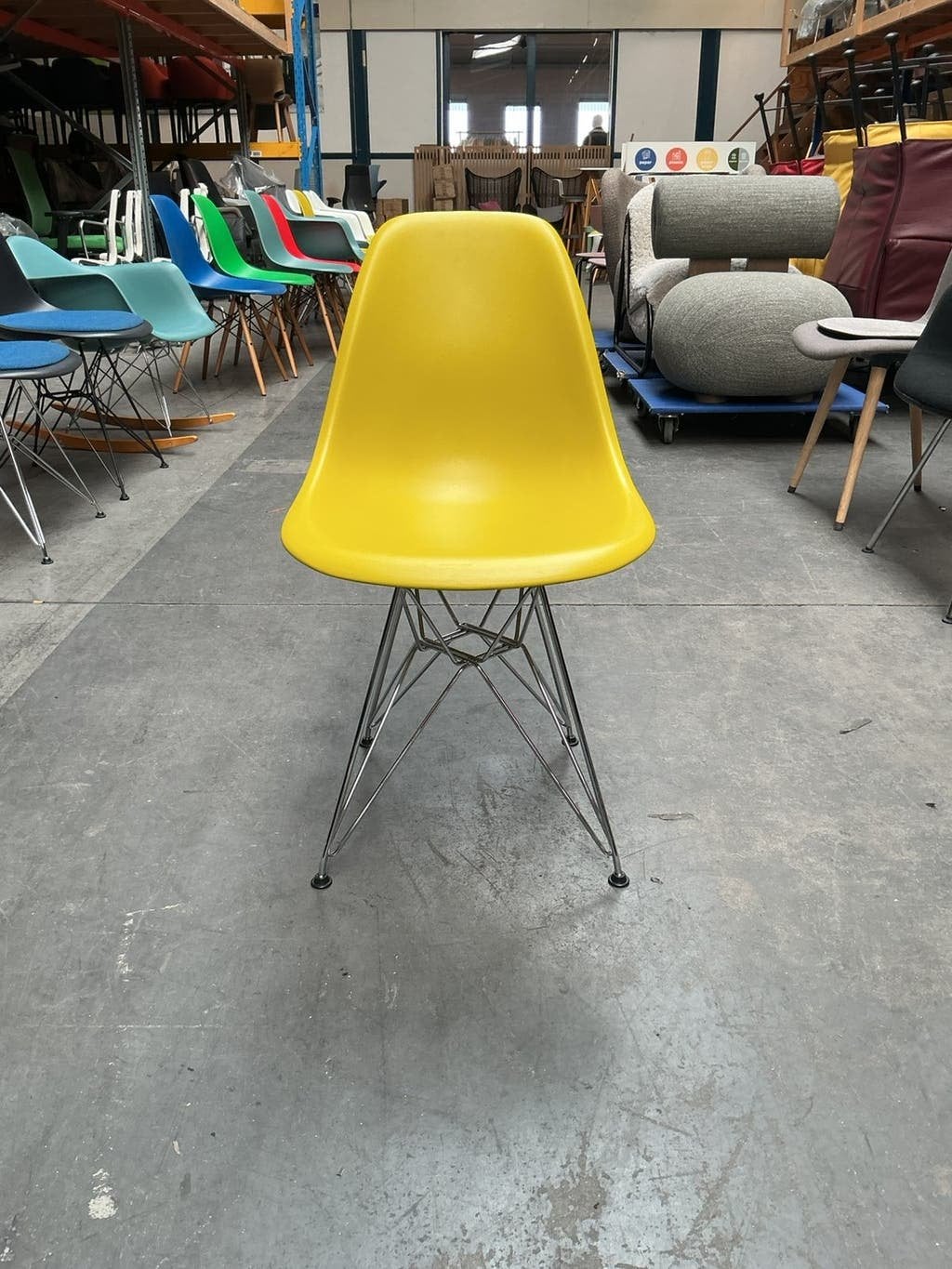 Vitra Eames Plastic Chair DSR | Eetkamerstoel | Geel Chroom, Gebruikt, Overige kleuren, -, Ophalen of Verzenden