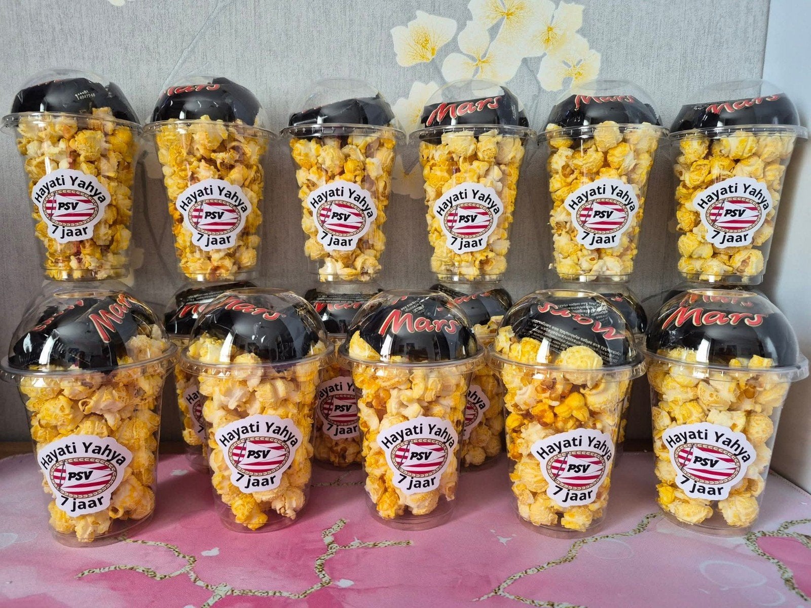 popcorn met mini mars traktatie, Ophalen of Verzenden, Nieuw, Feestartikel, Verjaardag