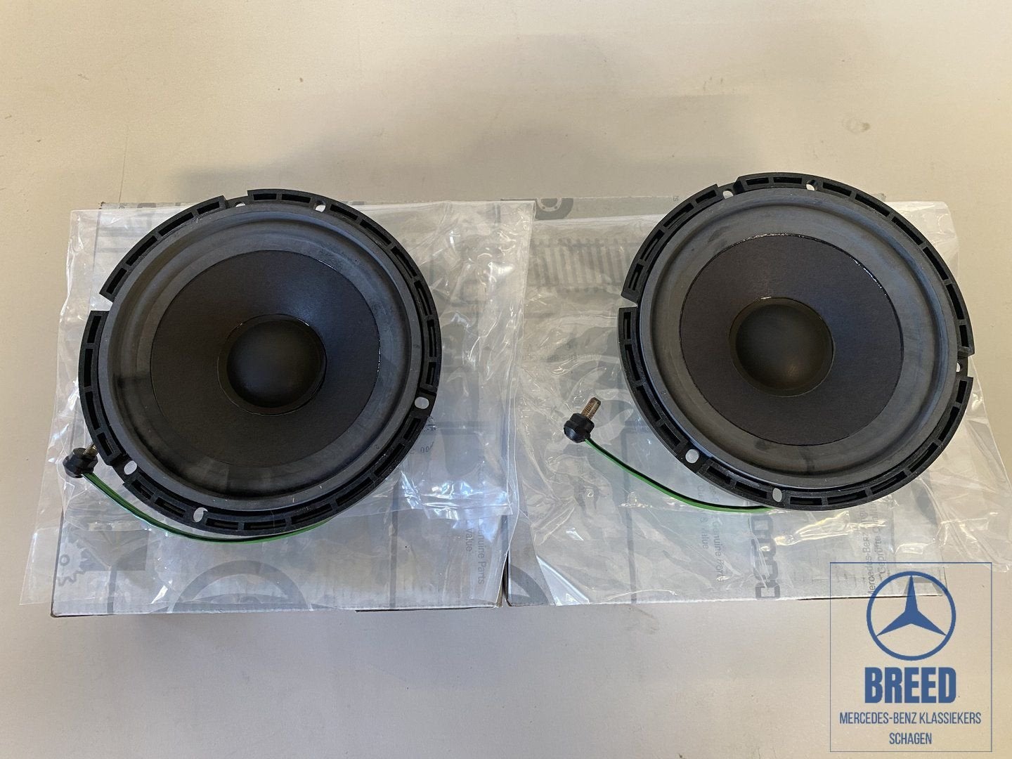 NOS luidsprekerset achterzijde Mercedes-Benz R107 W116 W123, Auto diversen, Ophalen of Verzenden, -, -, -