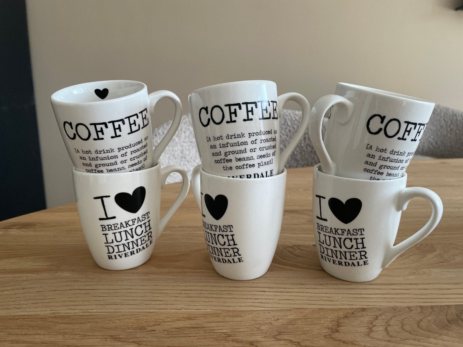 14 Riverdale koffiemokken met tekst, Gebruikt, Overige merken, Keramiek, Modern
