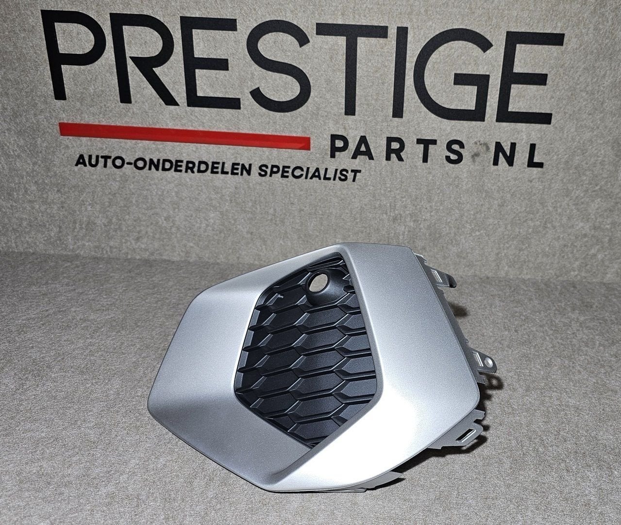 Voorbumper Rooster Audi A3 8Y NIEUW LINKS CHROOM 8Y0807953, -, Voor, Nieuw, Ophalen of Verzenden