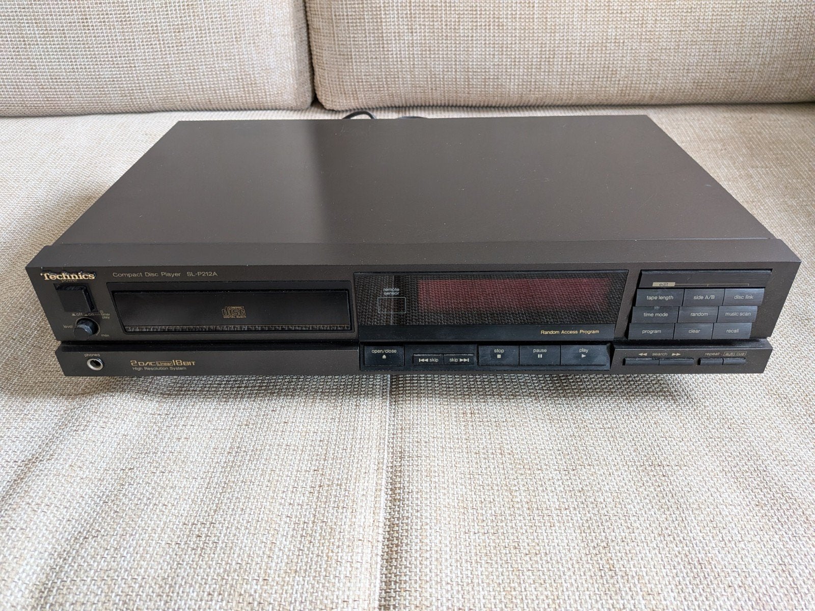 Technics SL-P212A  CD speler, Ophalen of Verzenden, Zo goed als nieuw, Technics
