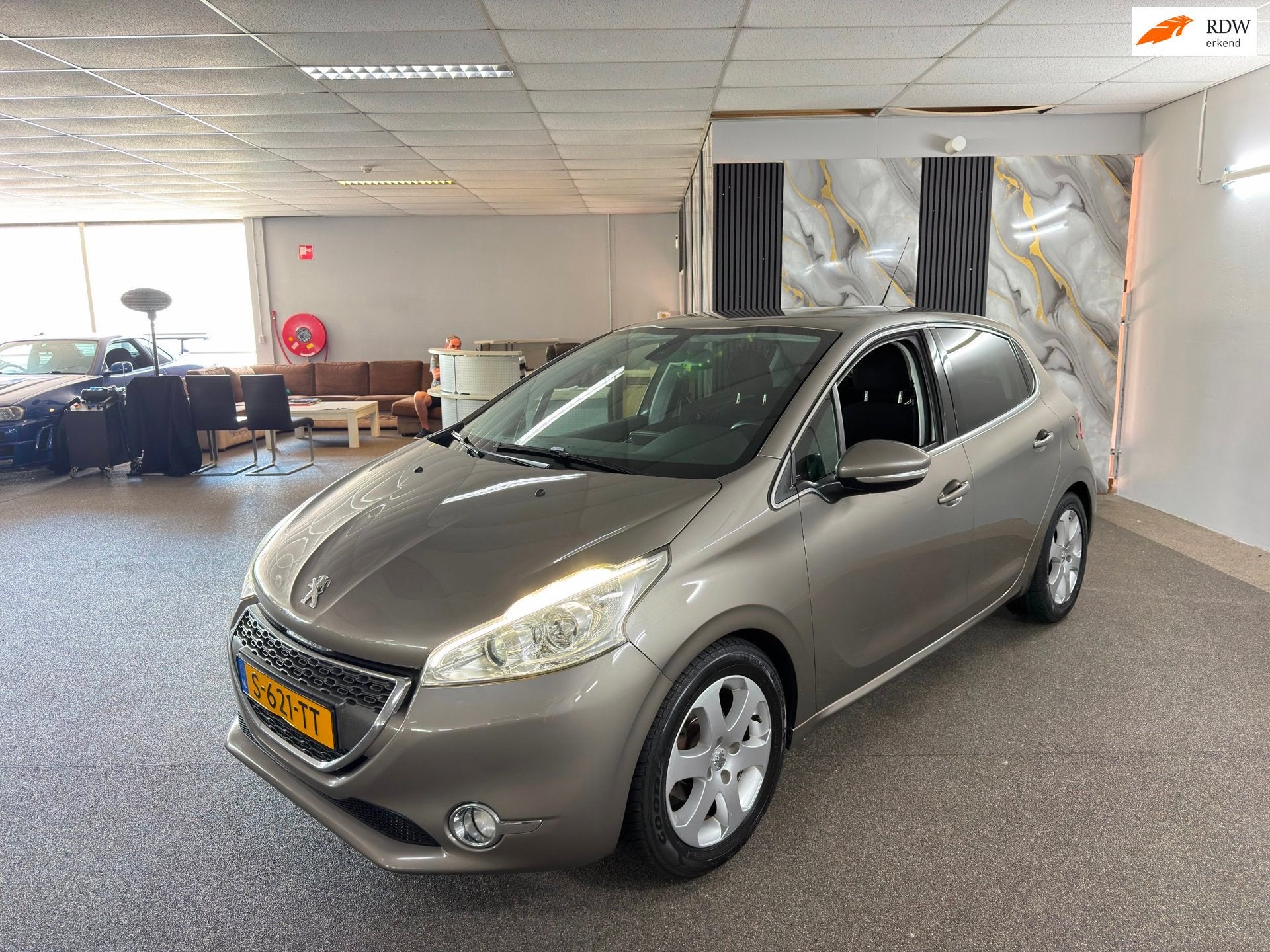 Peugeot 208 1.6 VTi Allure Apk Nieuw,Cruise,Clima,Carplay,N., Voorwielaandrijving, Euro 5, Gebruikt, Zwart
