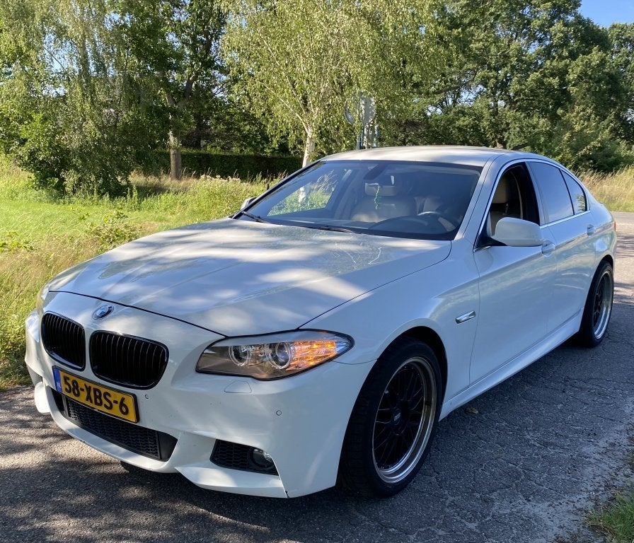 BMW 5 Serie 528i Executive (bj 2012, automaat), Auto's, BMW, Automaat, Euro 5, Gebruikt, 2000 kg