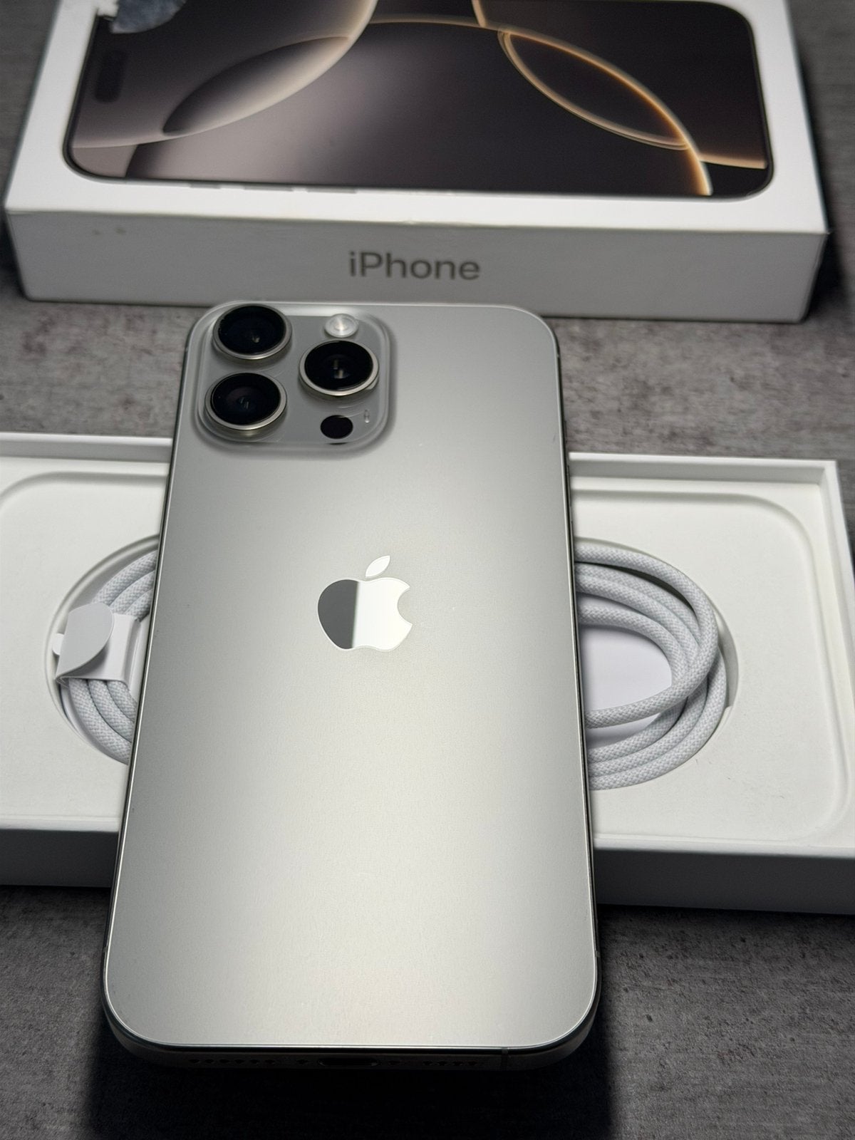  Apple iphone 16 Pro Max Natural Titanuim256GB Batterij 94%, Telecommunicatie, Mobiele telefoons | Apple iPhone, 256 GB, 94 %
