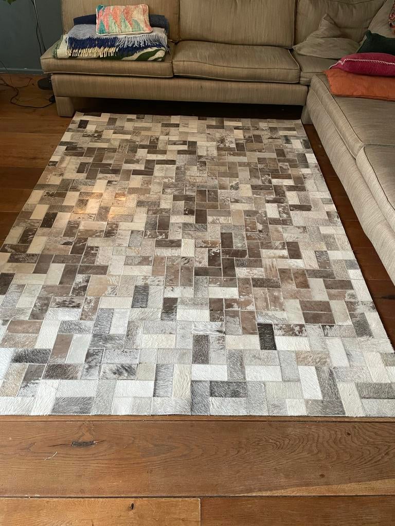 Vloerkleed van koeienhuid - 2.40 x 1.75m, Ophalen, 75 m² of meer, Grijs