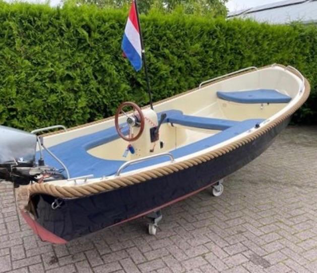 Leuke Sloep Corsiva 450 met 8pk Yamaha en Benderup trailer, Watersport en Boten, Sloepen, Ophalen, 8 pk, Gebruikt, Elektrisch