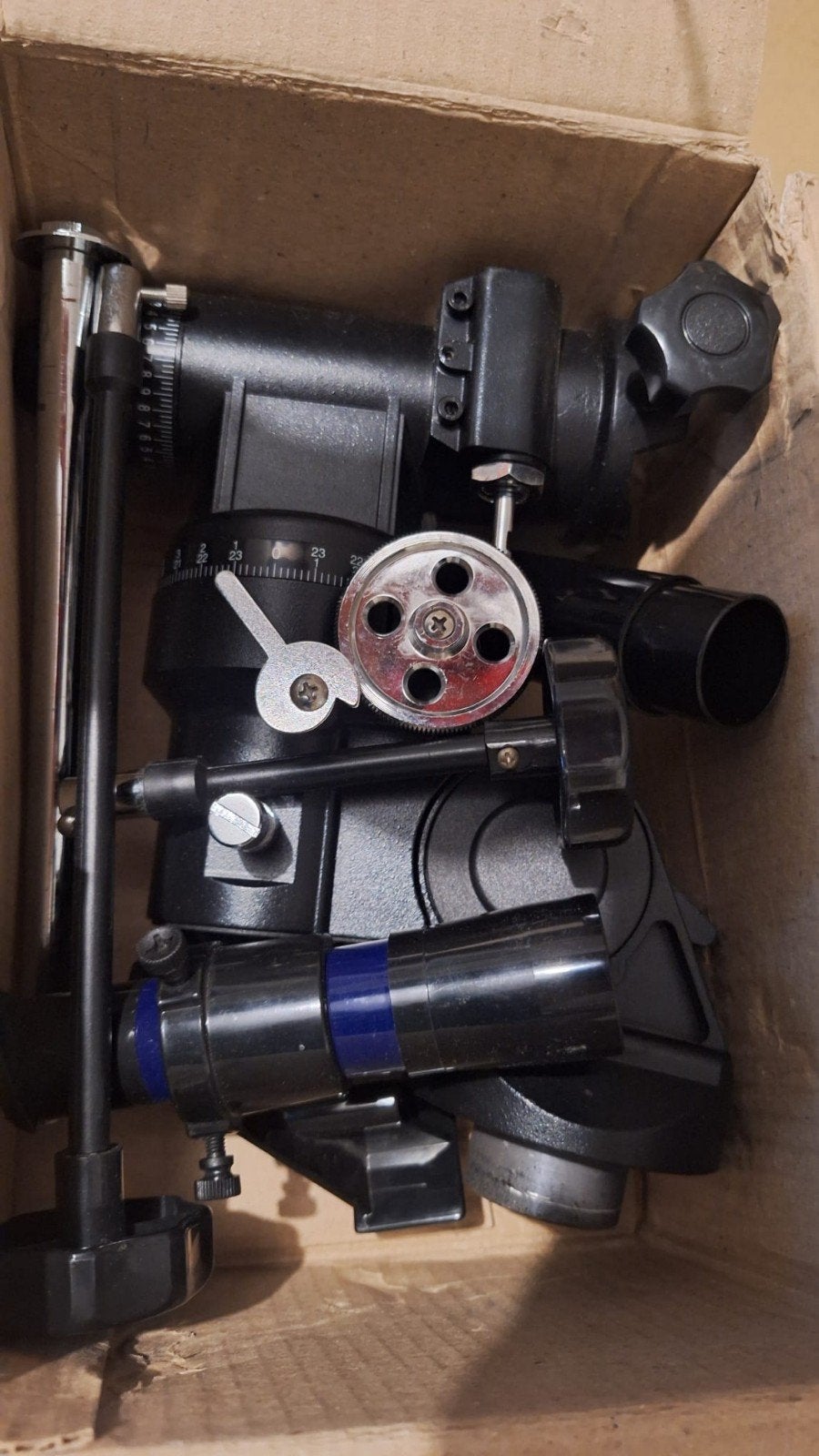 Foto 4 van Fijne hobby Astronomie. Parallactische refractor 70/700 comp