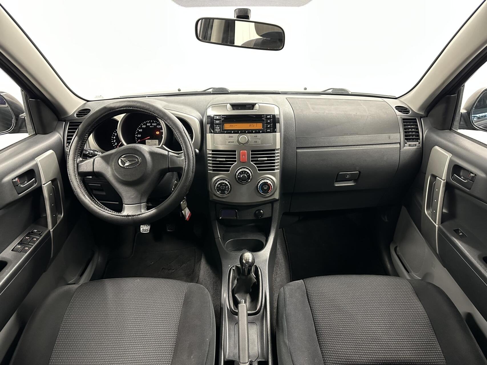 Daihatsu Terios 1.5-16v 2WD AIRCO LM TREKHAAK., Auto's, 13 km/l, 1350 kg, Zwart, Met garantie (alle)