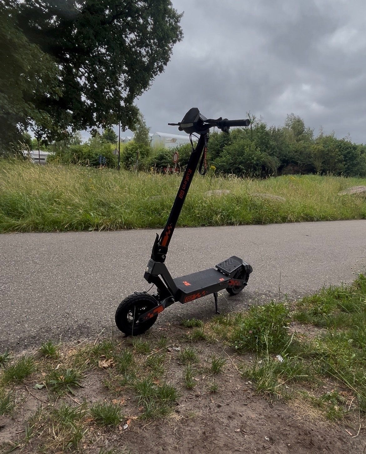 Blauwe elektrische step - 100km, achterrem defect, Fietsen en Brommers, Ophalen of Verzenden, Gebruikt, Elektrische step (E-scooter)