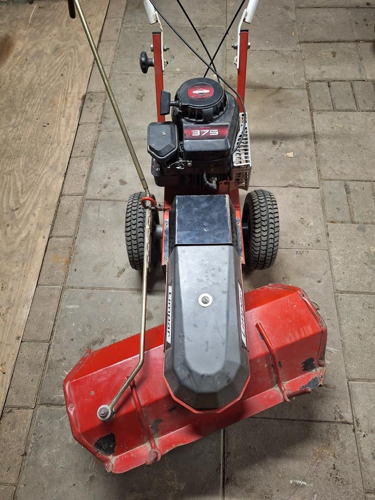 Limpar Veegmachine / Onkruidborstel te huur, Tuin en Terras, Veegmachines, Ophalen of Verzenden, Gebruikt