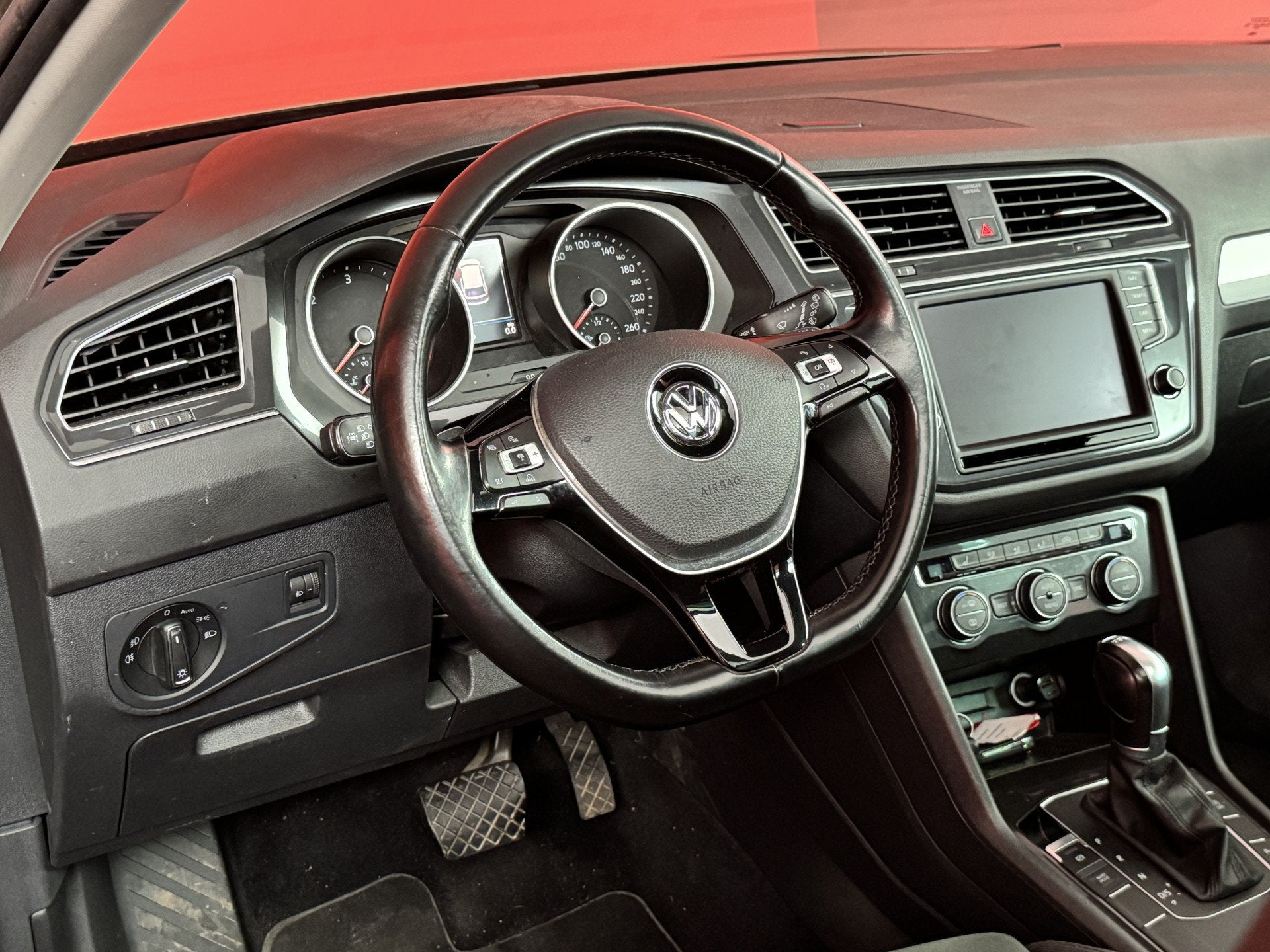 Volkswagen Tiguan 2.0 TDI Connected Series | Automaat | Stoe, Auto's, 4 cilinders, Alcantara, Origineel Nederlands, Bedrijf