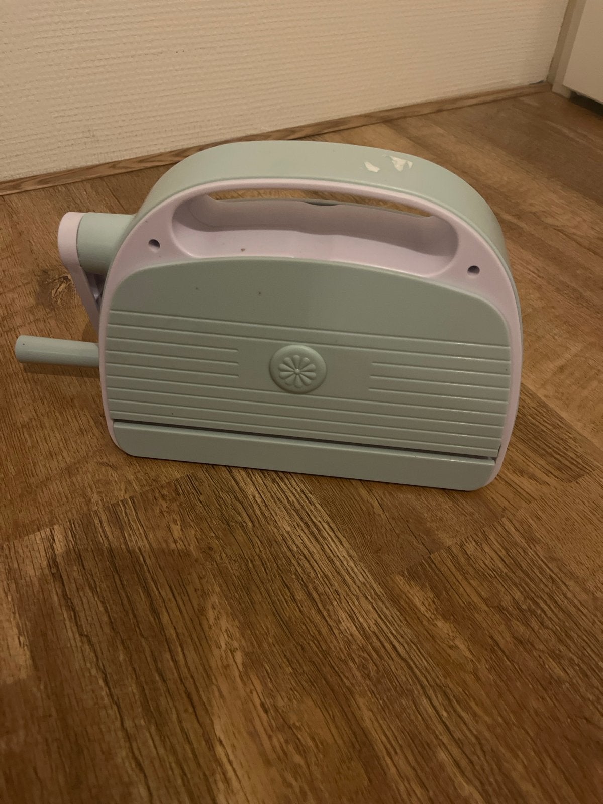 Embossing en snijmachine voor creatieve projecten, Geschikt voor karton, Meerkleurig, Ophalen of Verzenden, Zo goed als nieuw
