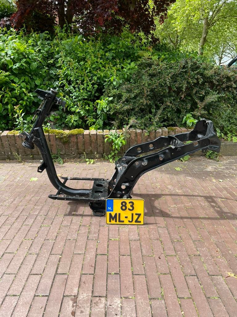 Zip a1 frame, Fietsen en Brommers, Scooters | Piaggio, Zo goed als nieuw, Zip, Benzine, Ophalen