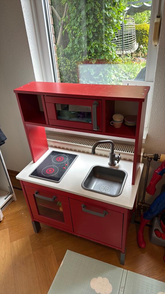 IKEA Speelkeuken met accessoires (rood), Ophalen, Gebruikt, Meisje