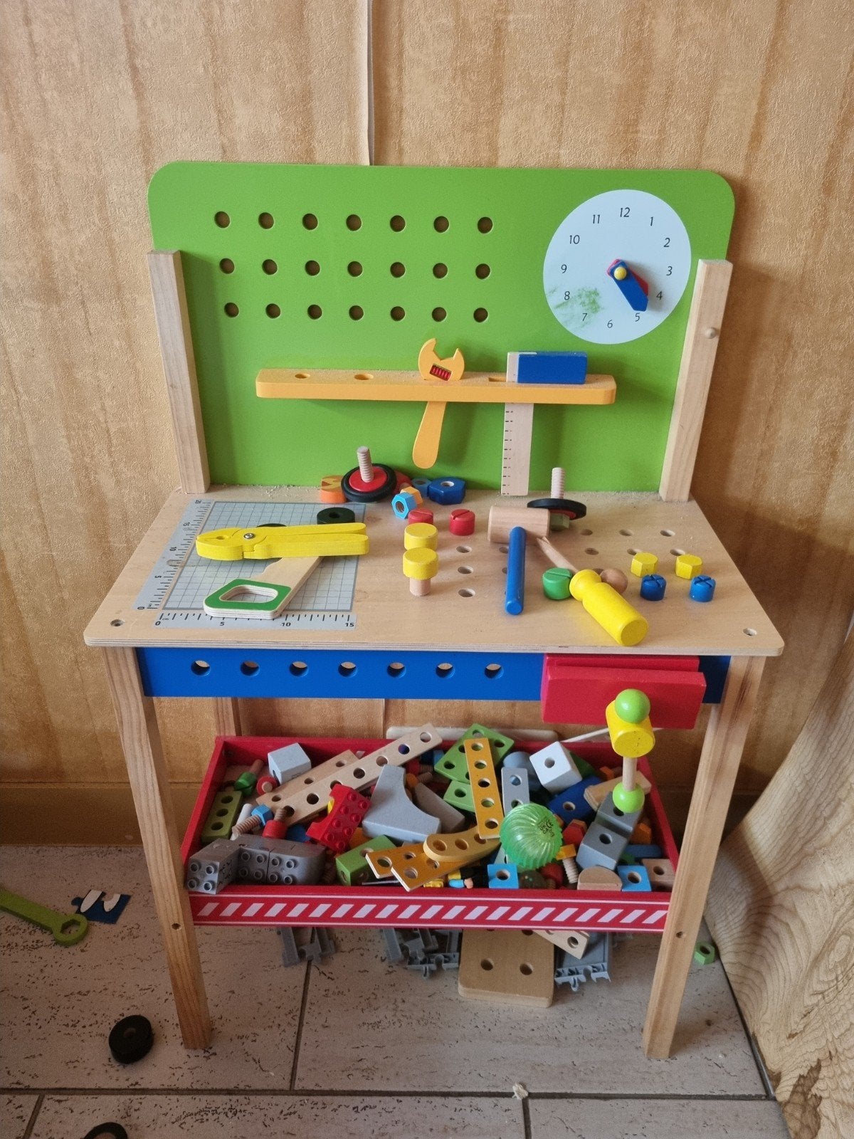 Leuke houten werkbank met accessoires voor uren speelplezier, Ophalen of Verzenden, Gebruikt, Jongen of Meisje