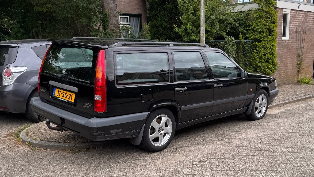 Volvo 850 2.5 I 20V - LPG - met defect, Voorwielaandrijving, 1442 kg, Zwart, Stationwagon