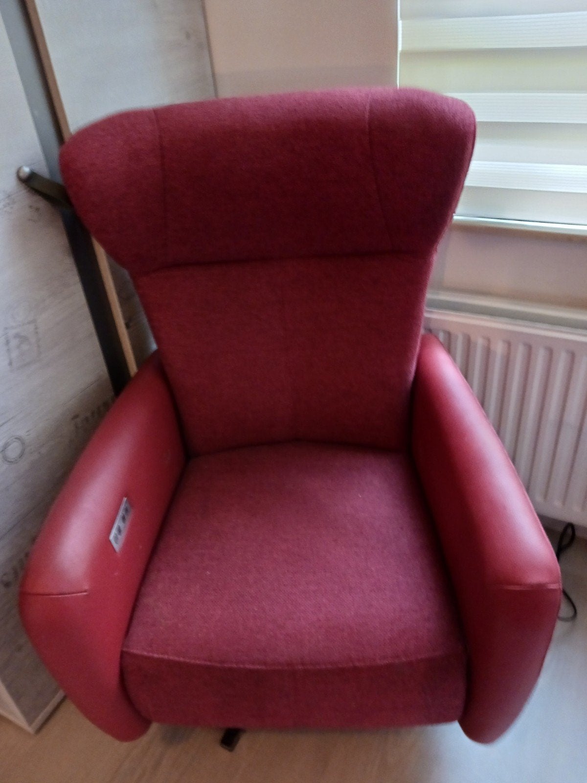 Staopstoel,  kleur is dakpannenrood,  elektrisch,, Huis en Inrichting, Overige kleuren, Leer, Ophalen of Verzenden, Zo goed als nieuw