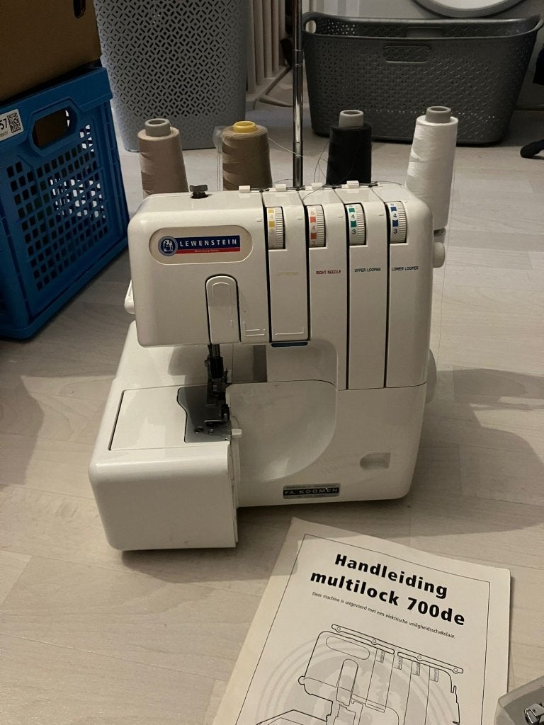 Lockmachine Lewenstein 700de incl extra voetenset, Ophalen, Gebruikt, Lockmachine, Lewenstein