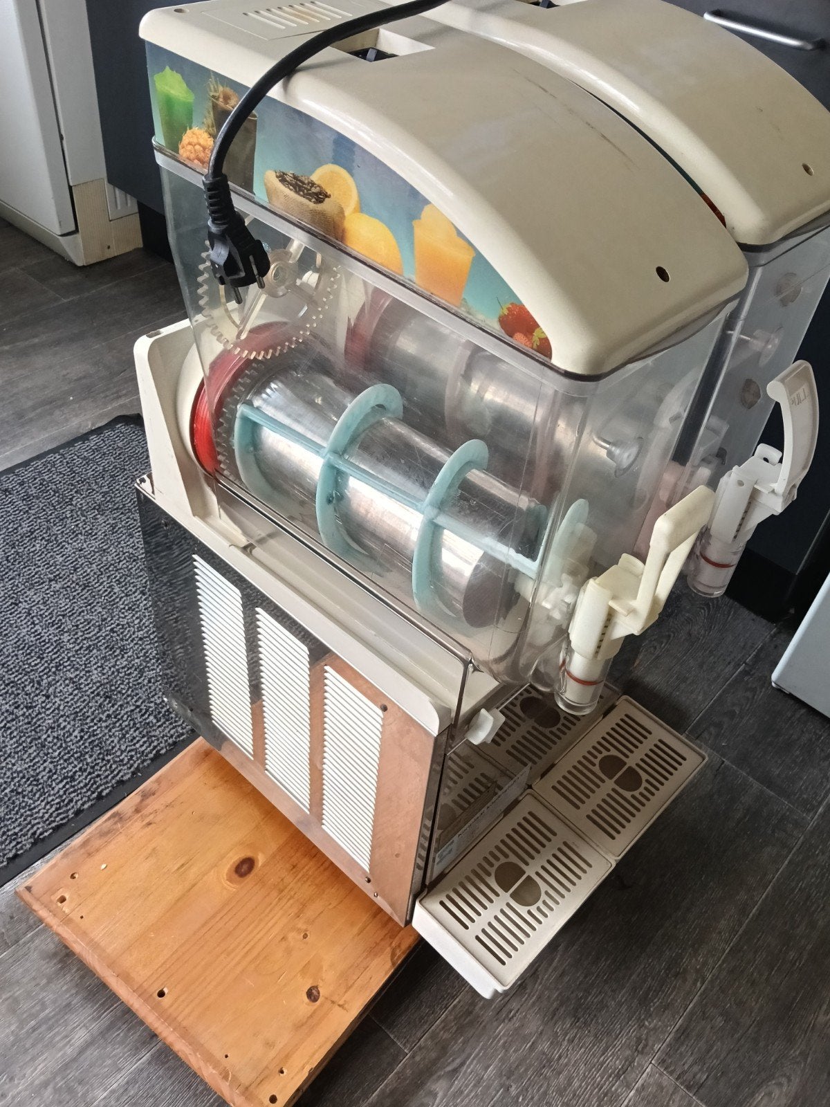 Slush puppy machine, Ophalen, 60 cm of meer