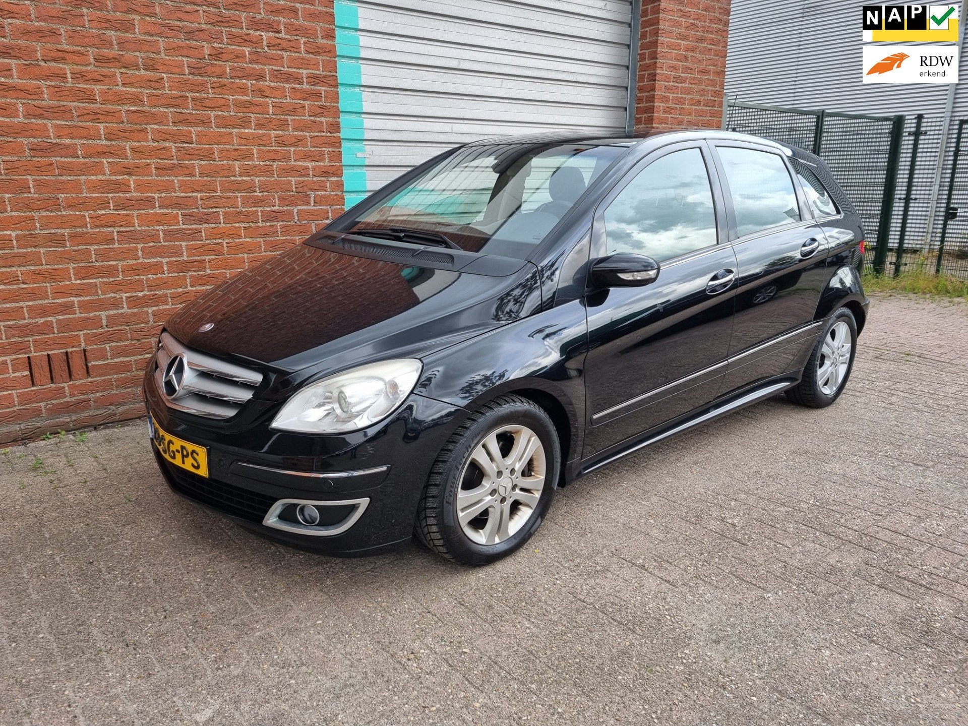 Mercedes-Benz B-klasse 200 Turbo 5-deurs automaat Bj:2006 NA, Auto's, Mercedes-Benz, Gebruikt, 4 cilinders, 400 kg, Zwart