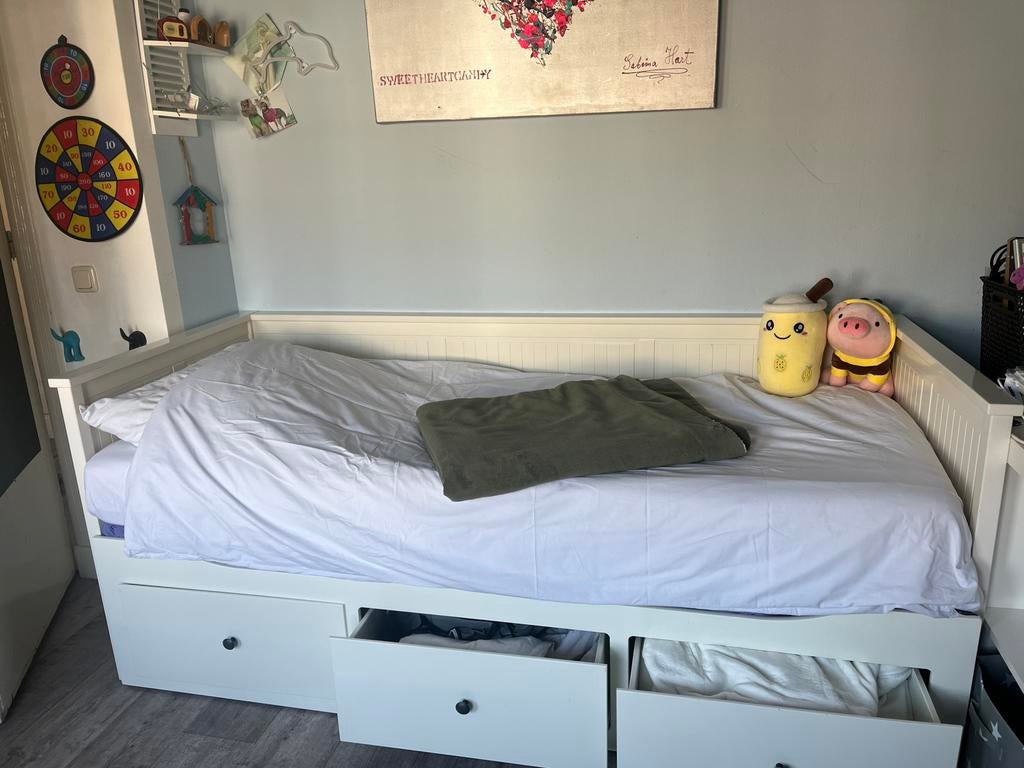 Ikea Hemnes bed wit met lades en 2 nieuwe matrassen, Kinderen en Baby's, Ophalen of Verzenden, Zo goed als nieuw, 180 cm of meer