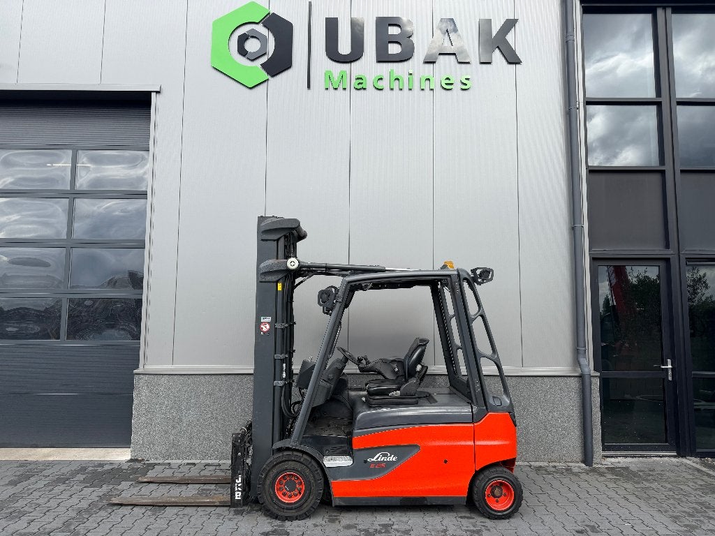 Linde E25 elektrische heftruck 'triplo' 'vorkversteller'