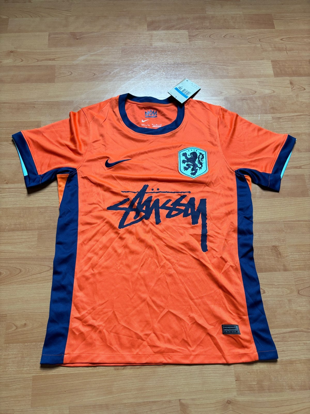 Nike x Stussy KNVB Oranje Voetbalshirt Maat M, Ophalen of Verzenden, Nieuw, Maat 48/50 (M), Oranje