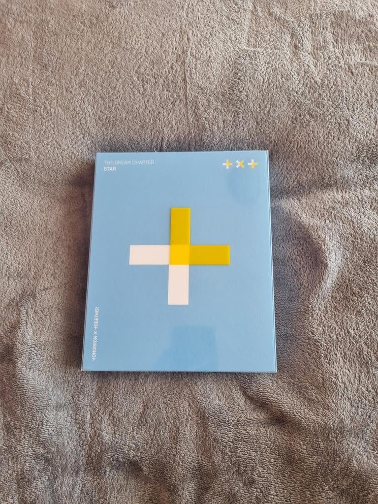 TXT 2 Albums, Ophalen of Verzenden, Zo goed als nieuw, Aziatisch