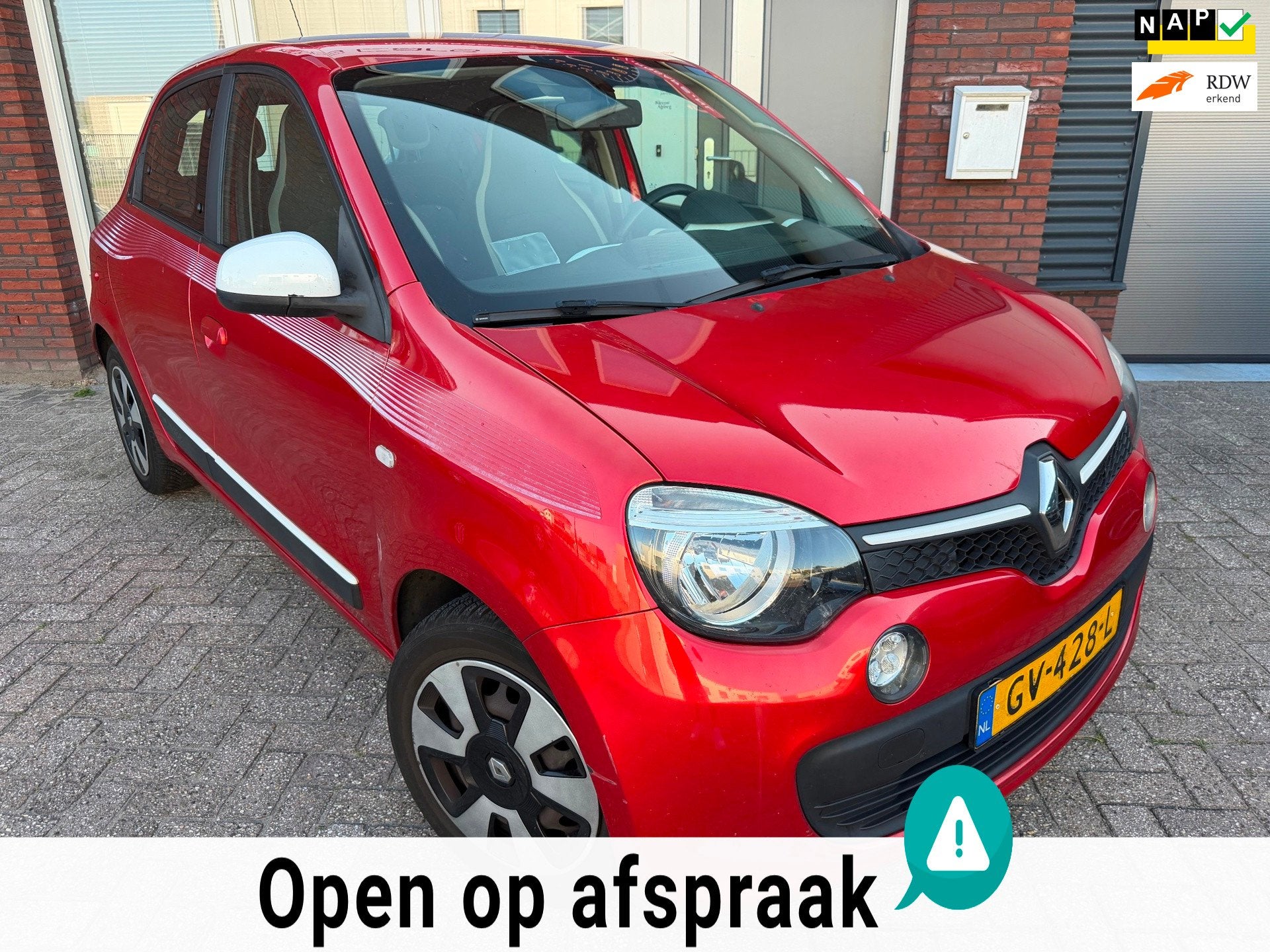 Renault Twingo 1.0 SCe Collection / Cruise / Airco / 5DRS /, Auto's, Gebruikt, 4 stoelen, Origineel Nederlands, Handgeschakeld