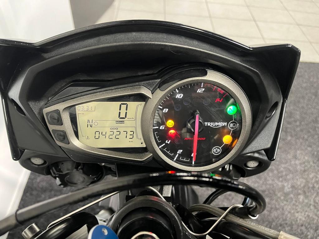 Triumph STREET TRIPLE S (bj 2018), Motoren, Onbekend, Minimaal motorrijbewijs A2, Triumph, 12 t/m 35 kW