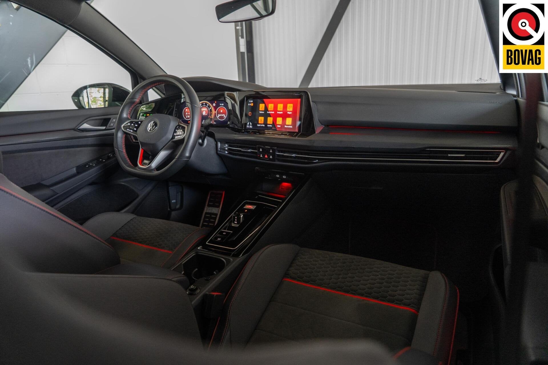 Volkswagen Golf 2.0 TSI GTI Clubsport | Pano | IQ | ACC, Dealer onderhouden, Verwarmde buitenspiegels, 4 cilinders, Zwart