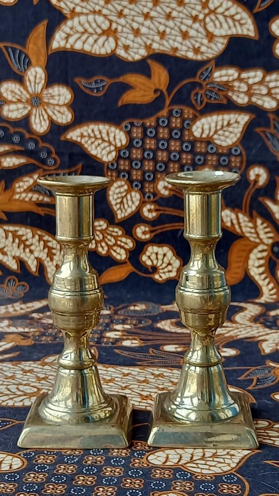 Mooi stel antieke Engelse kandelaars van koper 15 cm. 1860., Antiek en Kunst, Antiek | Kandelaars, Ophalen of Verzenden, Koper of Brons