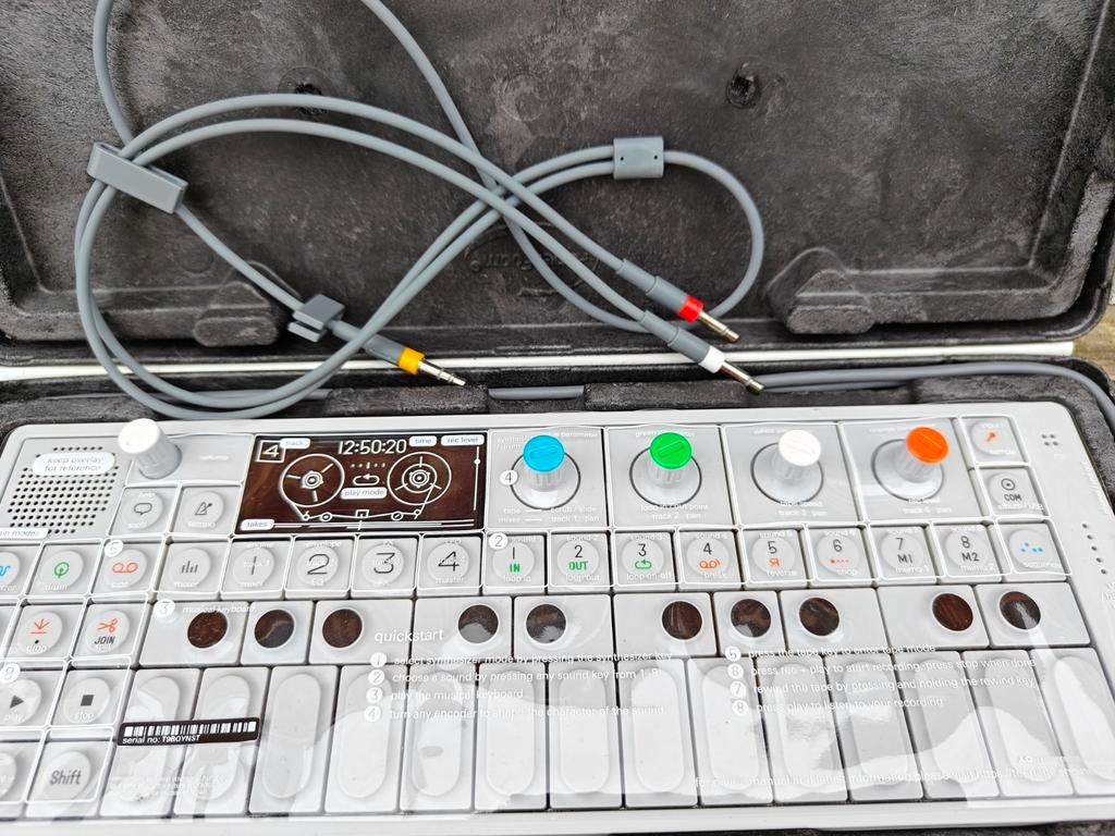 Teenage Engineering OP-1 Synthesizer met kabels en case, Ophalen of Verzenden
