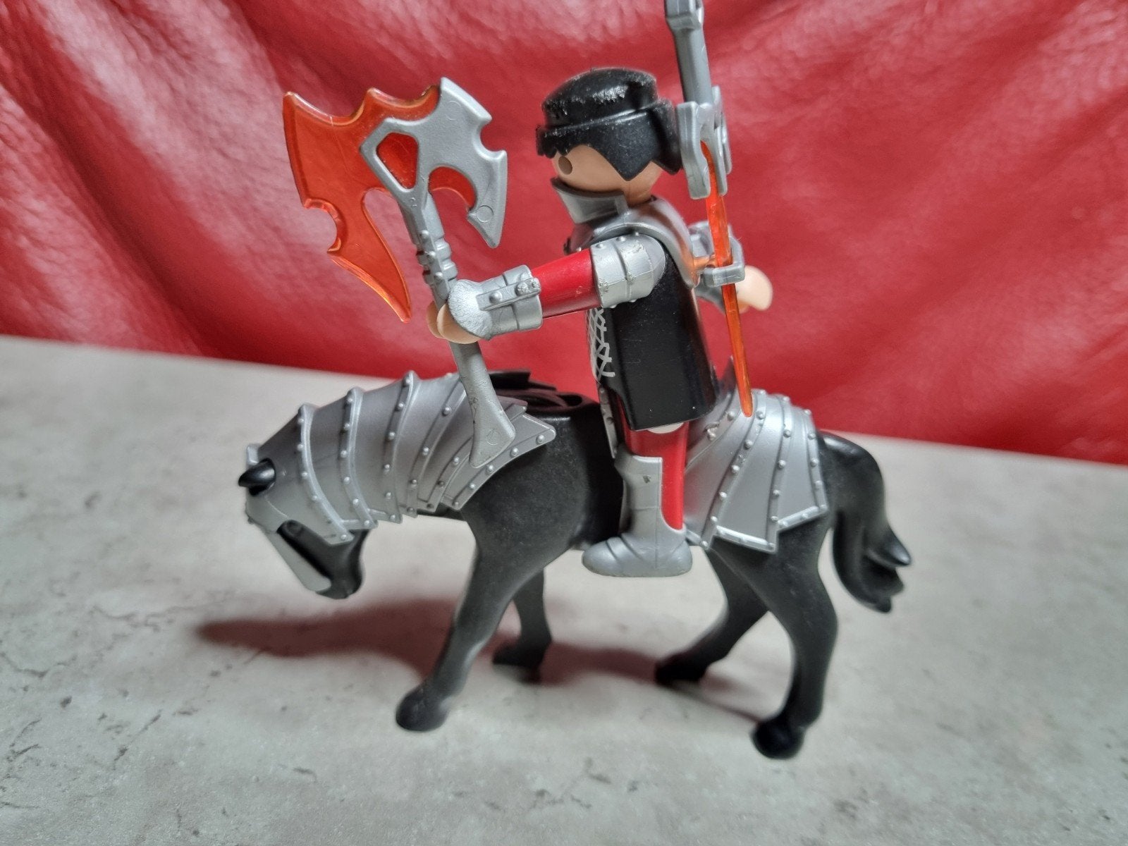 Playmobil 4937 - VUURBIJLRIDDER TE PAARD, Inwst!, Kinderen en Baby's, Ophalen of Verzenden, Zo goed als nieuw, Knights, Figuren