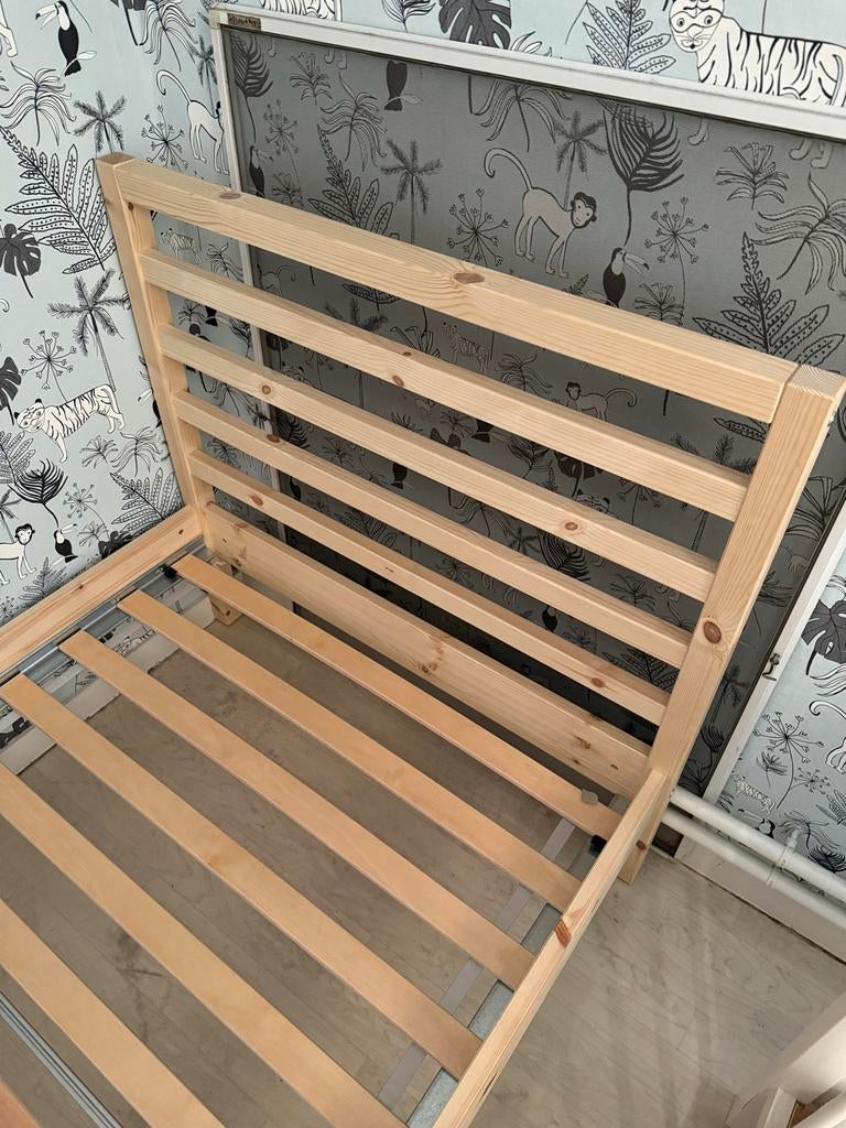 Eenpersoonsbed ikea van hout met lattenbodem, Huis en Inrichting, Ophalen, 90 cm, Zo goed als nieuw, 200 cm